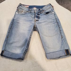 True Religion Jennie Women's Curvy Knee Length Jean Shorts Blue Size 25